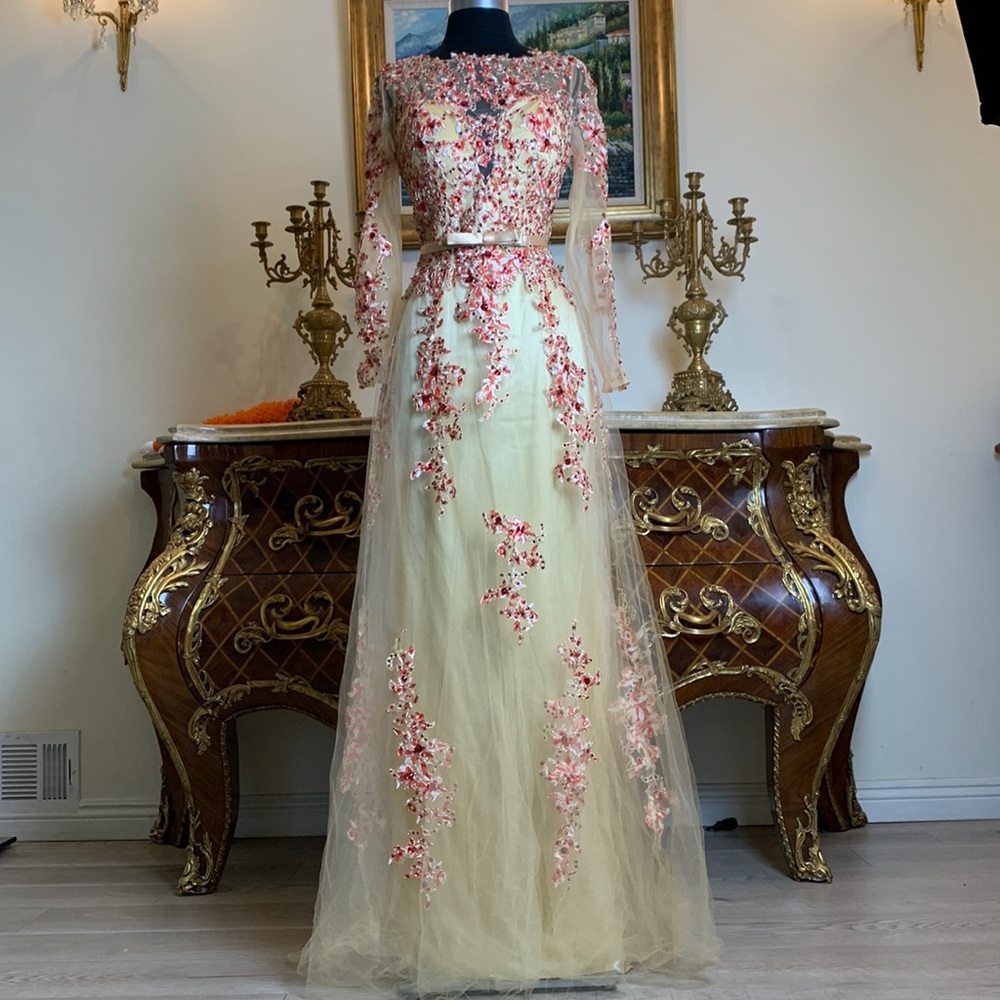 Women’s formal embroidery beaded evening prom dress